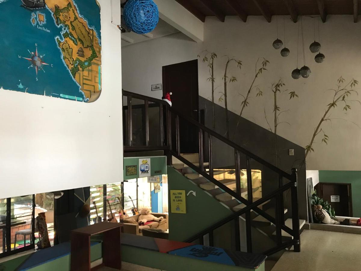 Culturahumana Guesthouse Panama City Exteriör bild